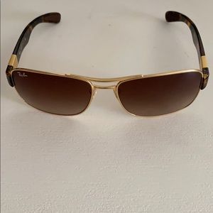Tortoise shell Rayban sunglasses